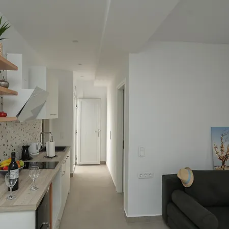 Podotas Group 3* Камараи