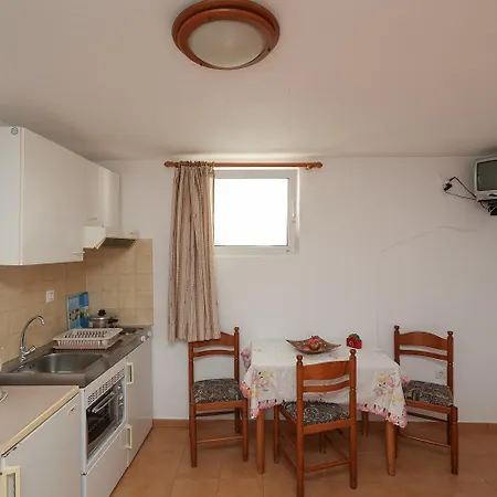 Podotas Group 3* Камараи