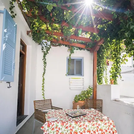 بيت ضيافة Podotas Group