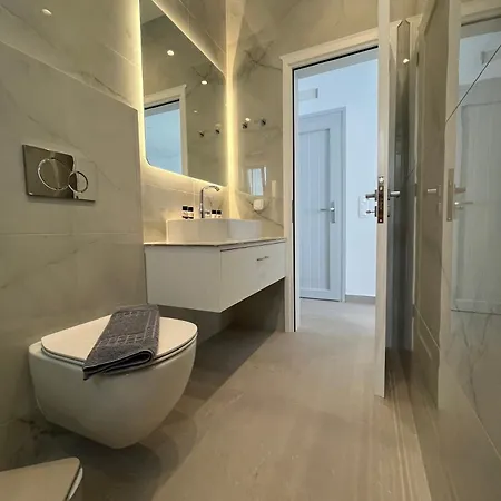 Podotas Group 3* Kamárai