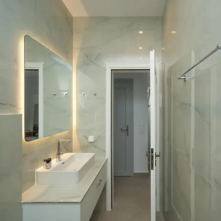 Casa de hóspedes Podotas Group Kamarai